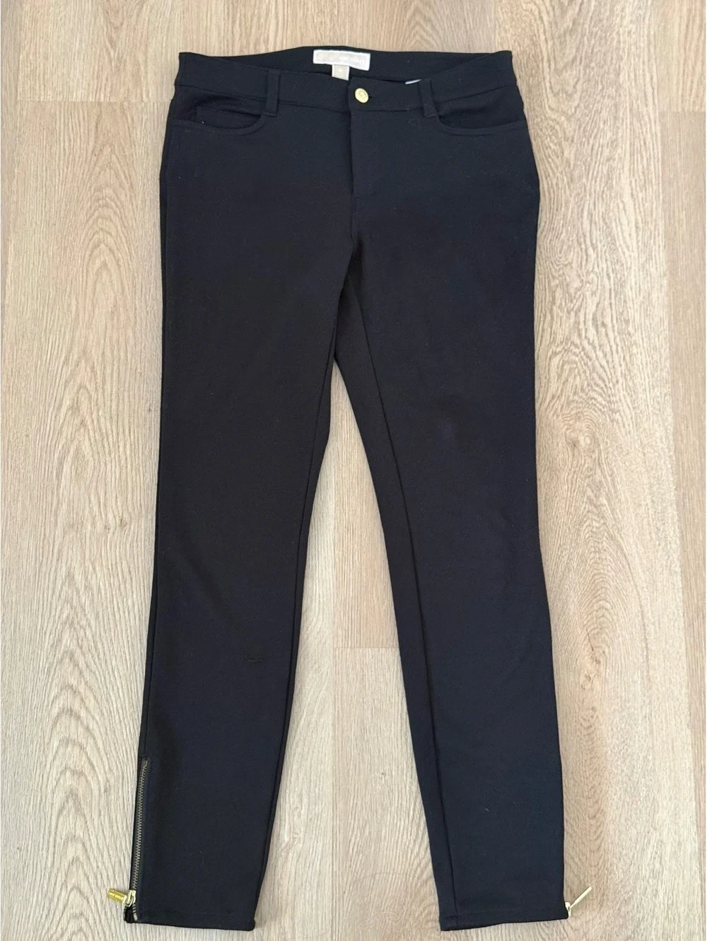 Michael Kors Black Skinny Pants with Gold Zipper Detail Size 6
